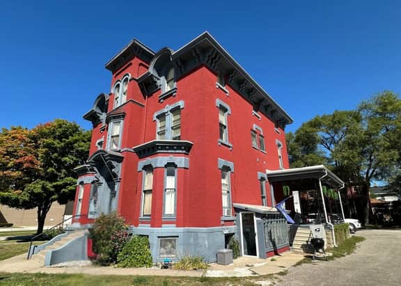 Historical Studio Apt 3-Walk to All of Downtown